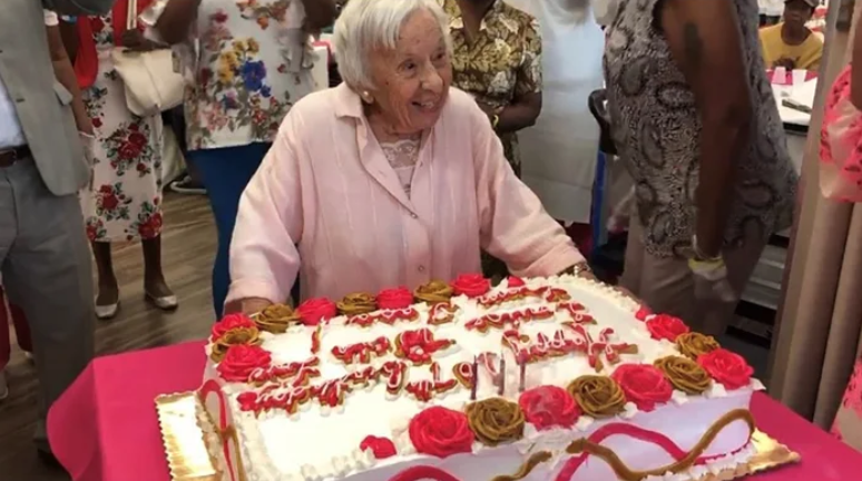 O segredo para chegar aos 107 anos de idade? Nunca casar