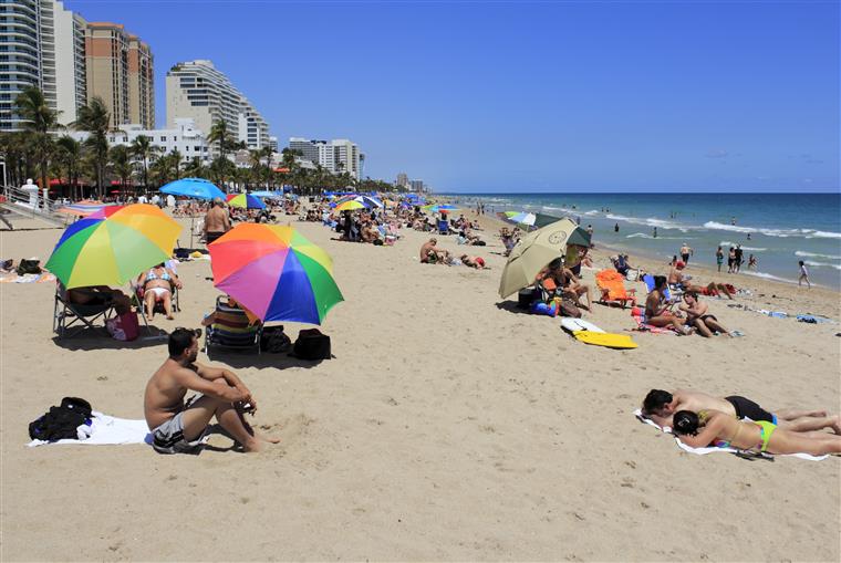 Estudo afirma que portugueses gastam em média 712 euros em férias