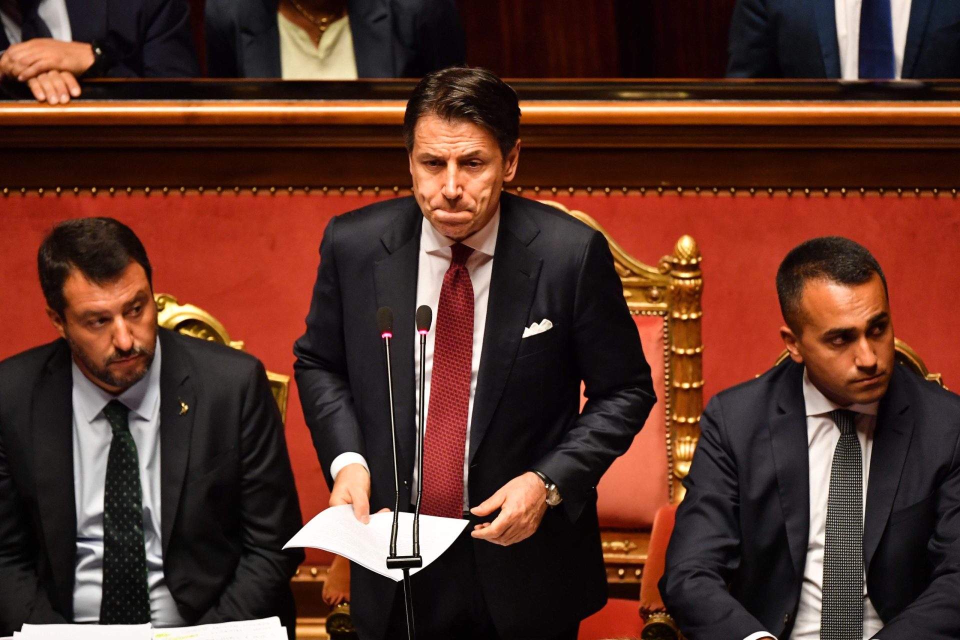 Primeiro-ministro de Itália demite-se