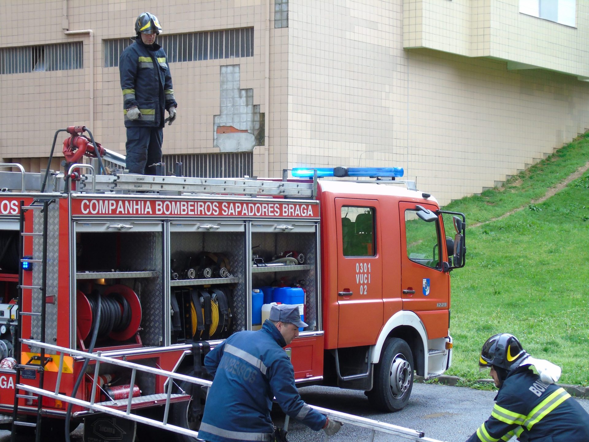 Bombeiros lamentam ausência de políticas de proteção civil