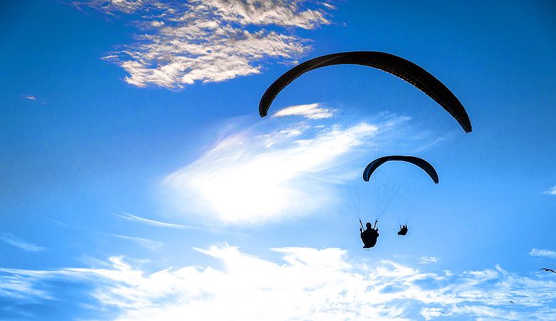 Jovem de 19 anos morre em salto de paraquedas em Portimão