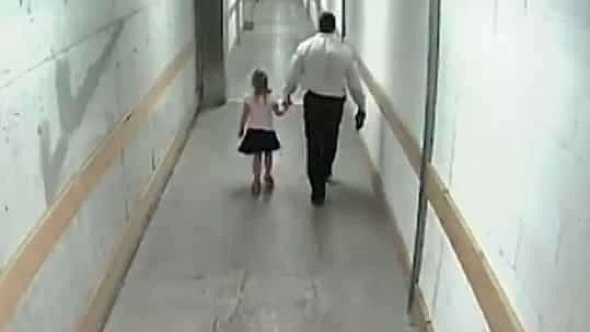 Menina de três anos foi sexualmente abusada por segurança que prometeu entregá-la à mãe