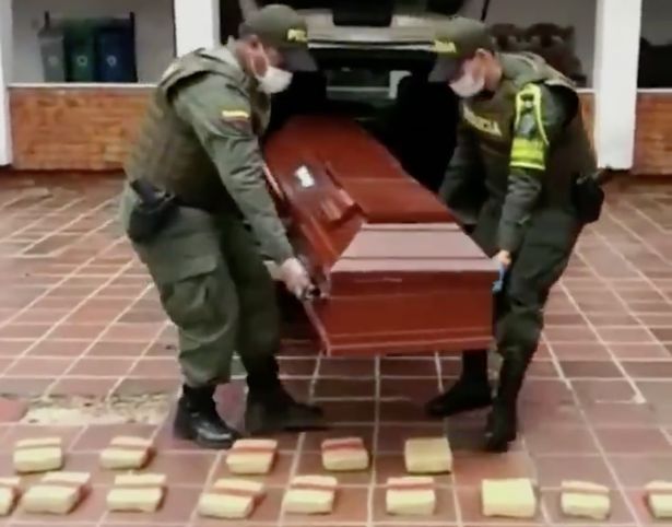 Polícia colombiana encontra 300kg de marijuana dentro de caixão  | VÍDEO