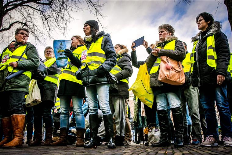 Coletes Amarelos juntam-se à greve dos motoristas em protesto