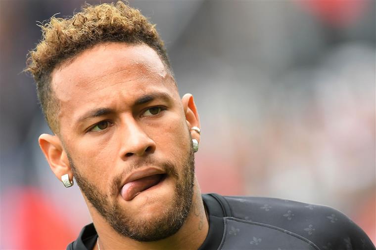 Ministério Público quer arquivar processo de violação contra Neymar