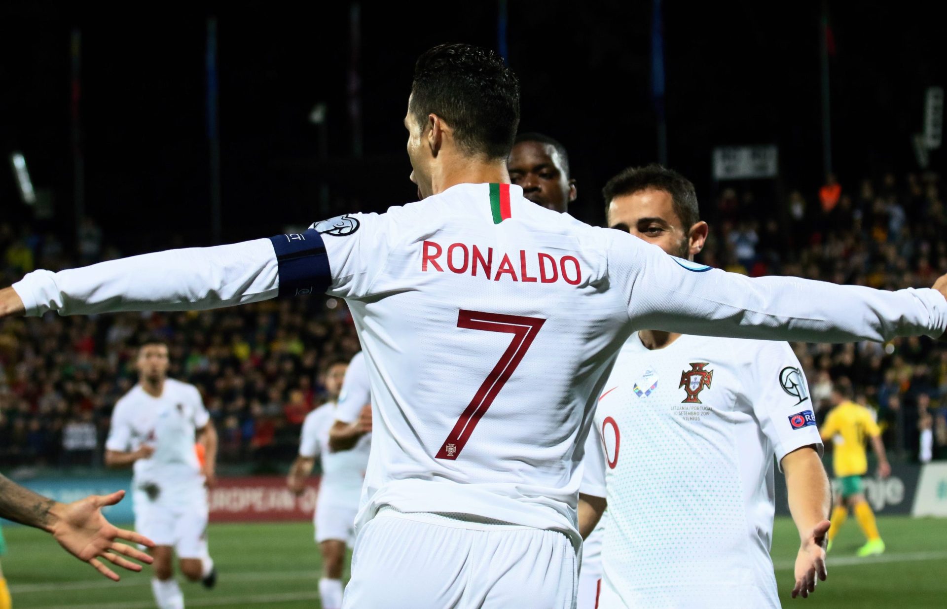 Portugal goleia Lituânia com póquer de Cristiano Ronaldo