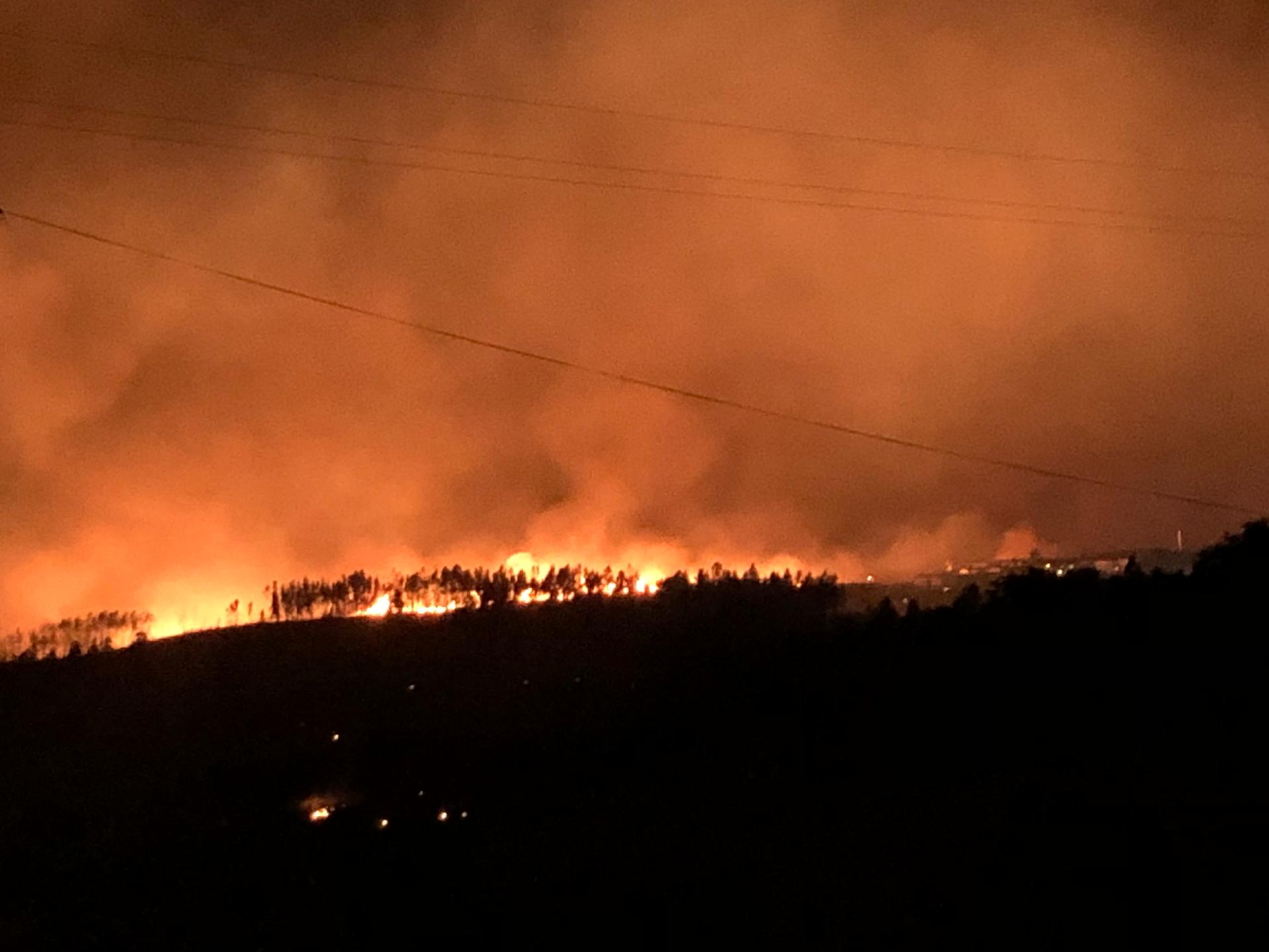 Seis bombeiros e um civil feridos em incêndio na Sertã