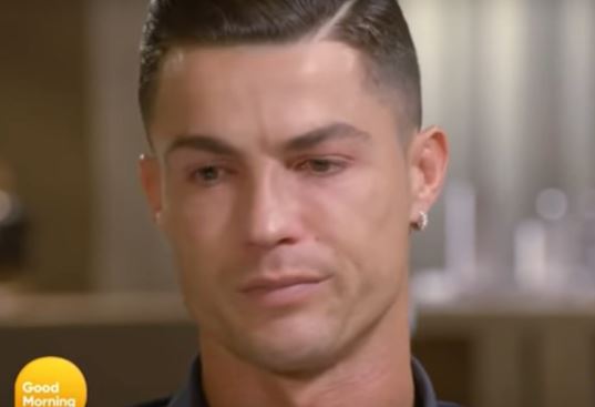 Cristiano Ronaldo desfez-se em lágrimas ao ver vídeo inédito do pai