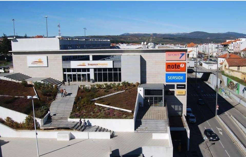 Ferido grave em centro comercial de Bragança devido a acidente com eletricidade