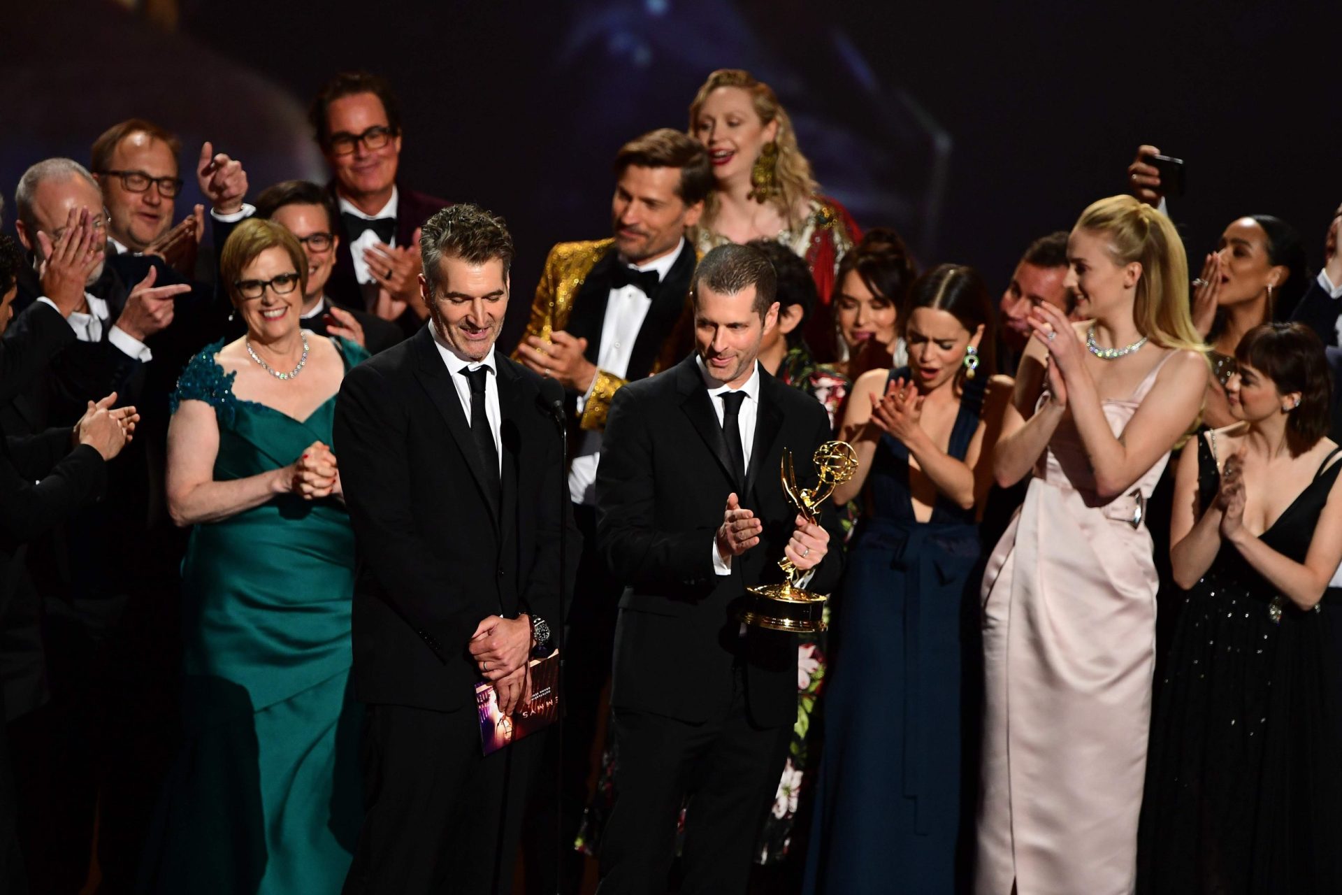 Game of Thrones despede-se de vez em noite de Emmys