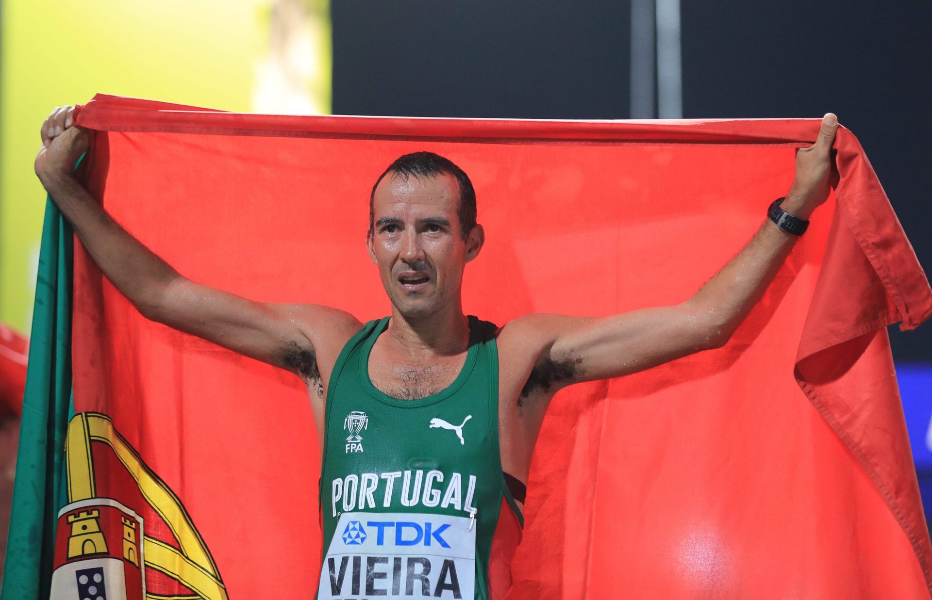 João Vieira faz história ao conquistar medalha de prata nos 50 km marcha no Campeonato do Mundo