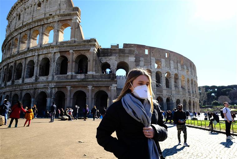 Número de internados infetados continua a diminuir em Itália