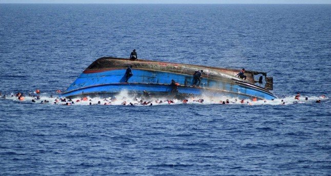 Pelos menos 20 migrantes morreram e vários estão desaparecidos após naufrágio no Mediterrâneo