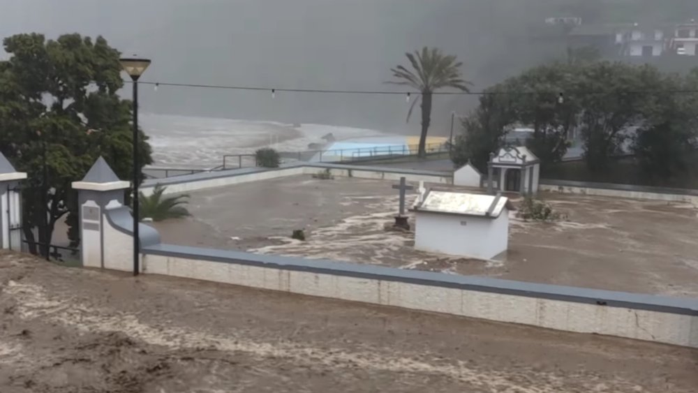 Dia de Natal marcado por chuva e inundações na Madeira