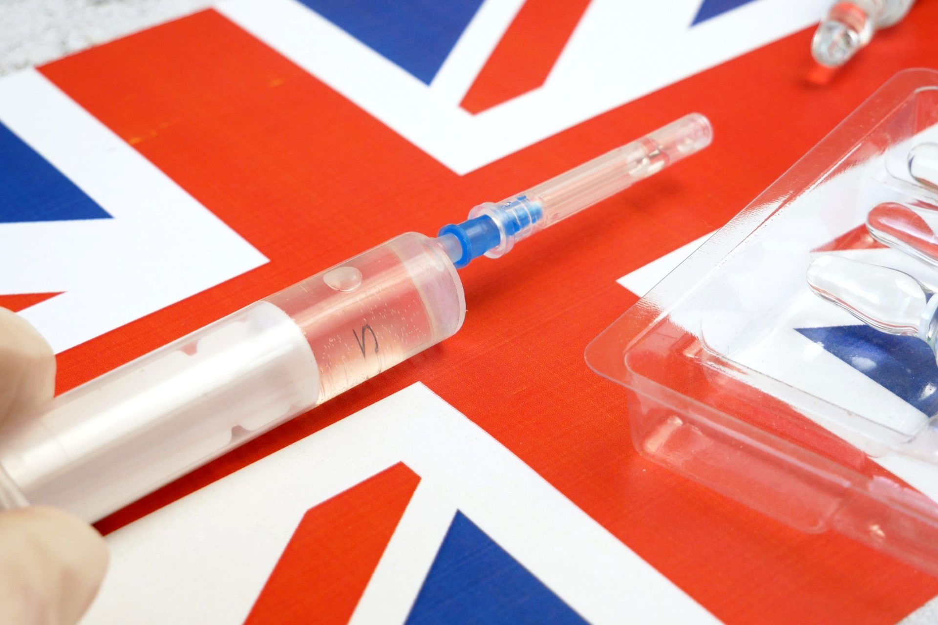 Reino Unido autoriza vacina AstraZeneca/Oxford