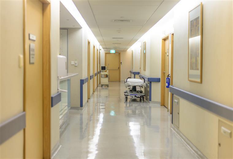 16 profissionais e 19 utentes infetados em surto de covid-19 no hospital de Leiria