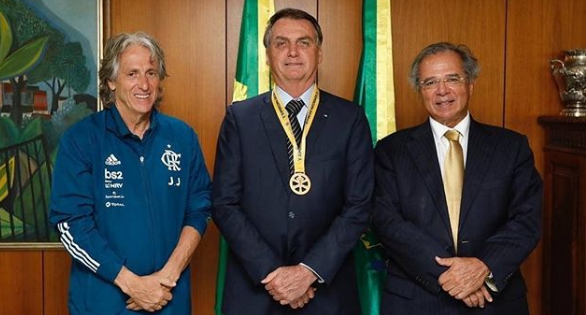 Jorge Jesus reúne-se com Bolsonaro e divide opiniões