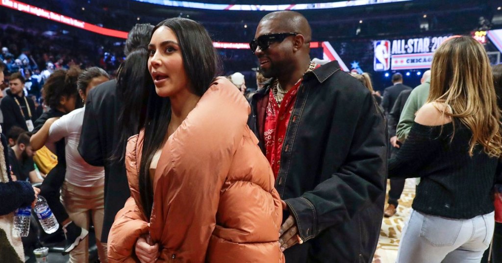 Beijo de Kim Kardashian e Kanye West torna-se viral nas redes sociais&#8221; | VÍDEO