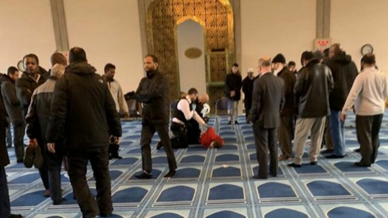 Idoso esfaqueado em mesquita na cidade de Londres