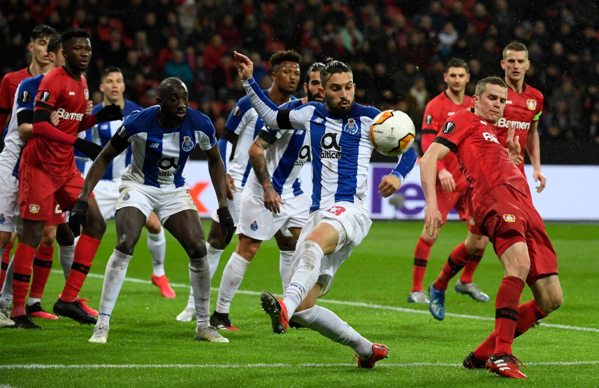 FC Porto perde (2-1) com o Leverkusen