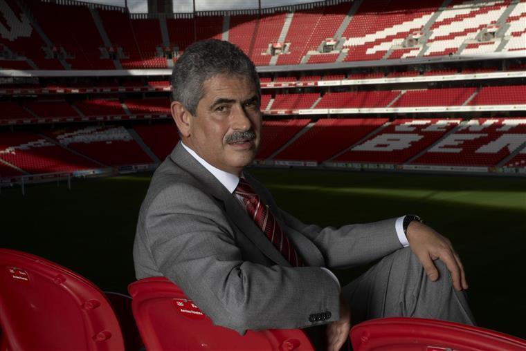 Benfica explica o porquê de contratar figurantes para a Gala Cosme Damião