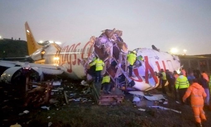 Avião despenha-se com 177 pessoas a bordo no aeroporto de Istambul | VÍDEO