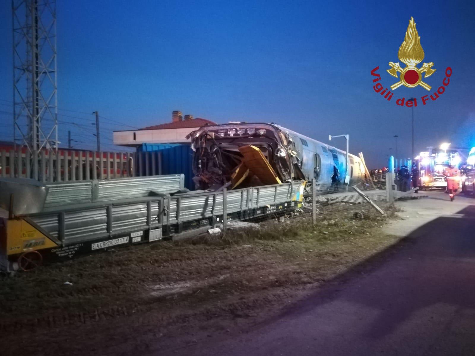Comboio de alta velocidade descarrila em Itália e faz dois mortos