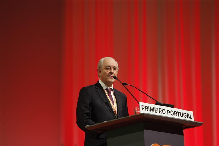 Congresso aprova moção de Rui Rio