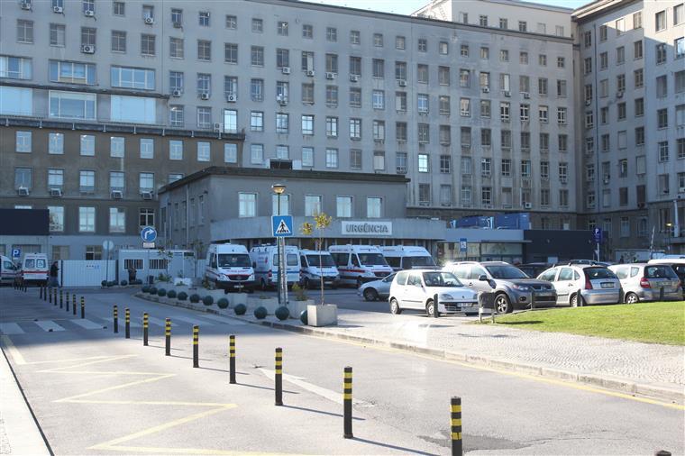Hospital de Santa Maria cria enfermaria para receber exclusivamente doentes com Covid-19