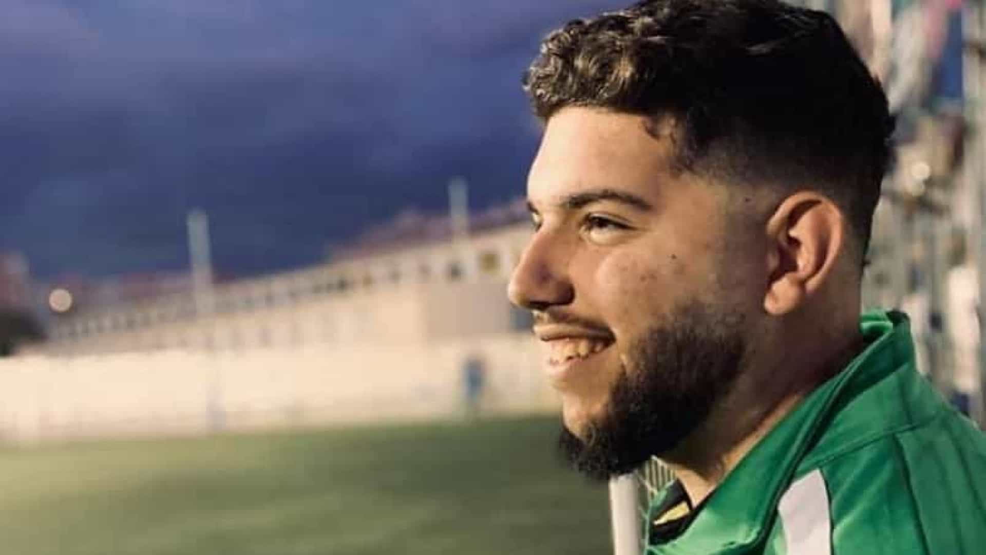 Treinador espanhol de 21 anos morre após ser diagnosticado com Covid-19