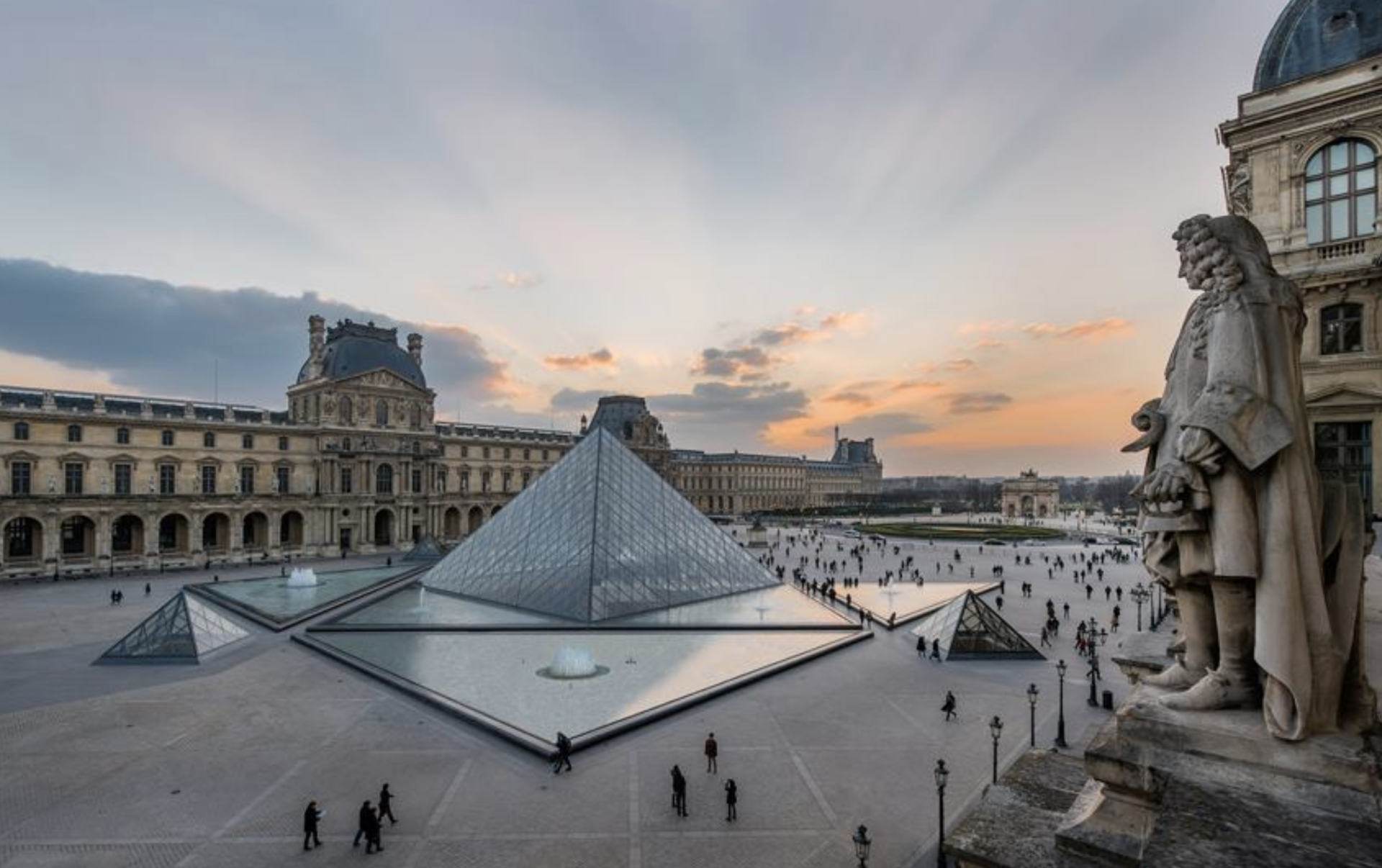 Museu do Louvre fechado por tempo indeterminado por causa do coronavírus