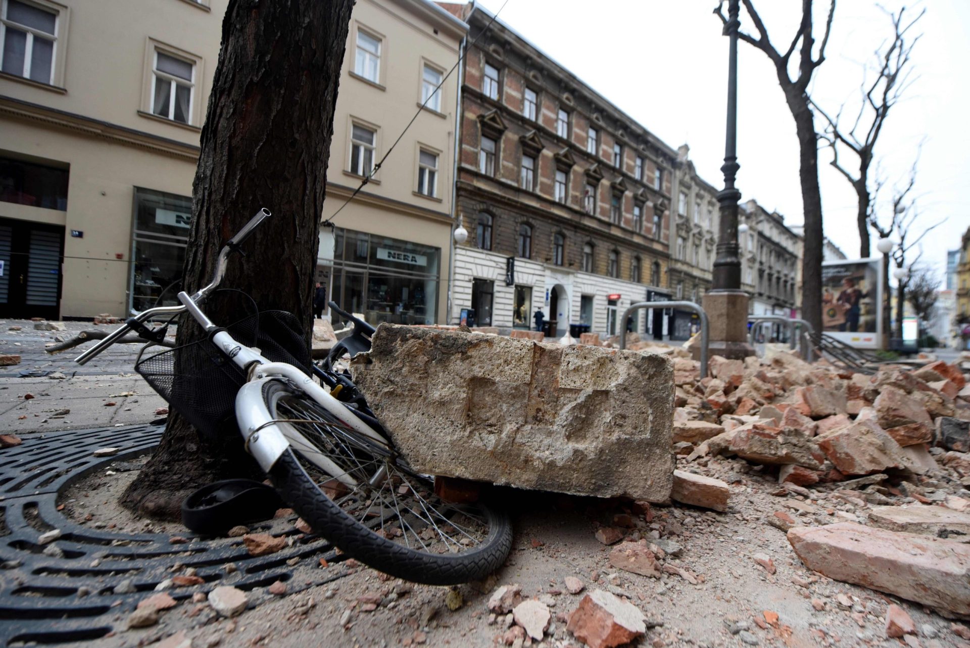 Forte sismo de magnitude 5,3 na escala de Richter abala Croácia
