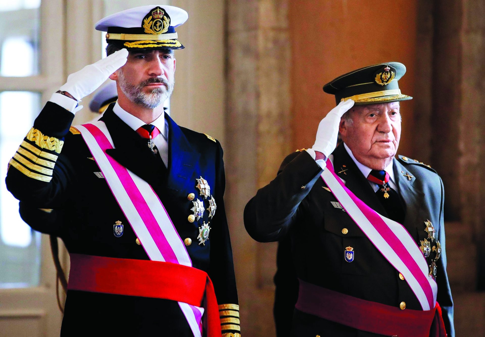 Casa Real espanhola. Filipe VI distancia-se, Juan Carlos afunda-se