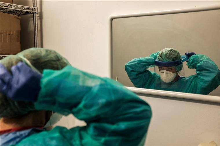 O desabafo de uma médica portuguesa: ” Este vírus é real e mata. Para alguns estamos todos a brincar ao estado de emergência”