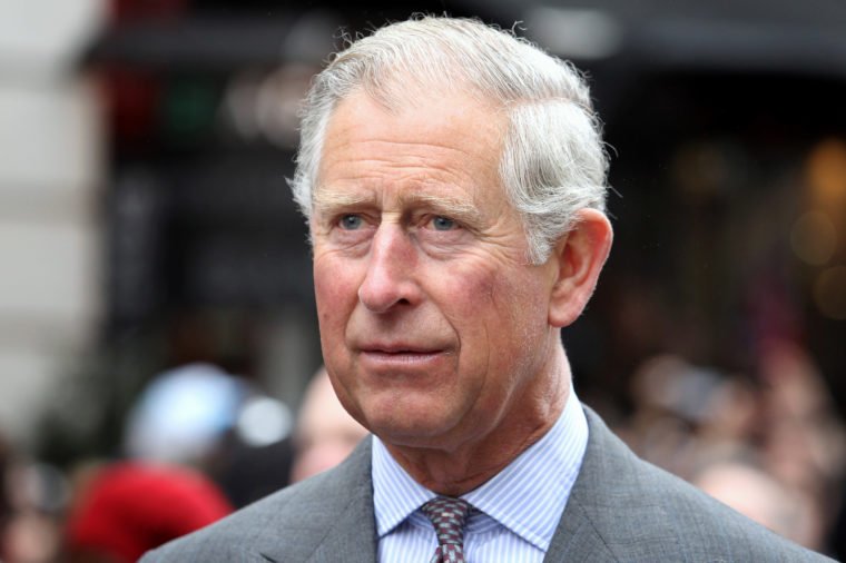 Príncipe Carlos testa positivo para novo coronavírus