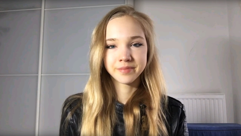 Naomi Seibt: A jovem alemã que se define como &#8220;Anti-Greta&#8221;