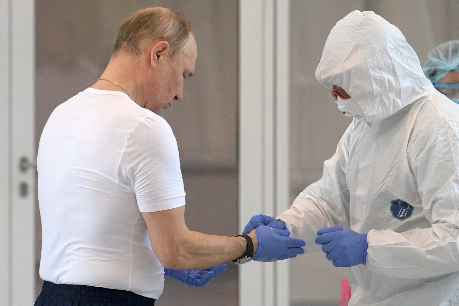 Médico russo que esteve recentemente com Putin diagnosticado com coronavírus