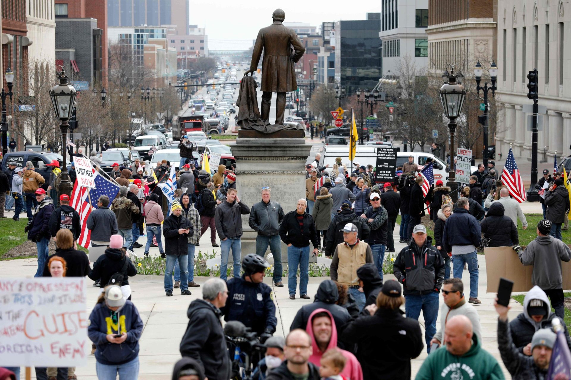 “Liberdade é essencial”. Estado do Michigan protesta contra prolongamento da quarentena (fotogaleria)