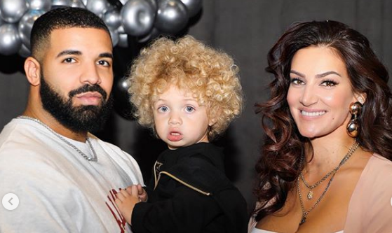 Drake partilha uma fotografia com o filho pela primeira vez. Mãe da criança e 50 cent reagem à falta de parecenças