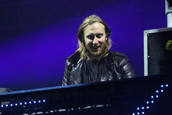Concerto solidário de David Guetta arrecada mais de 600 mil euros