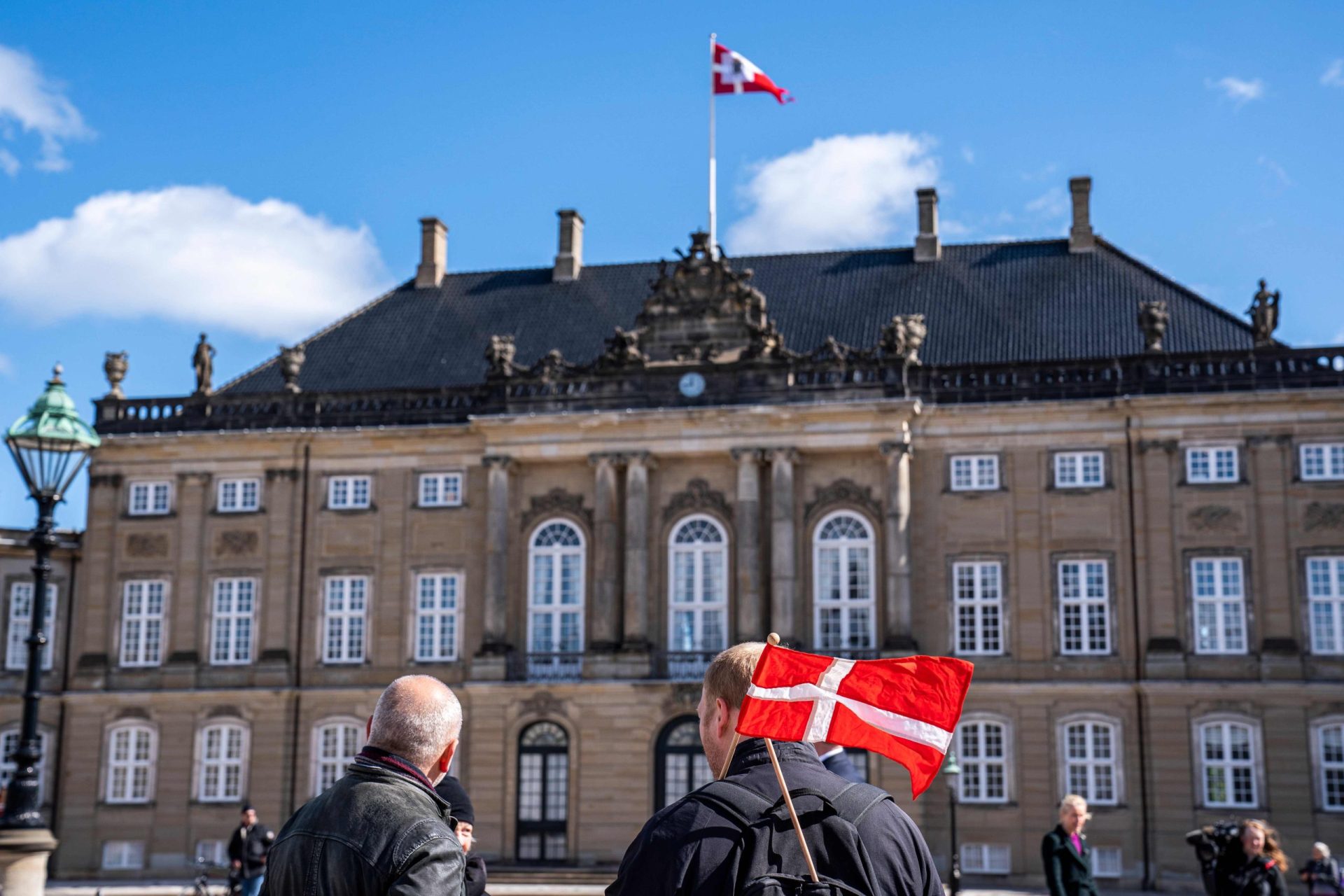 Dinamarca reabre pequenas empresas