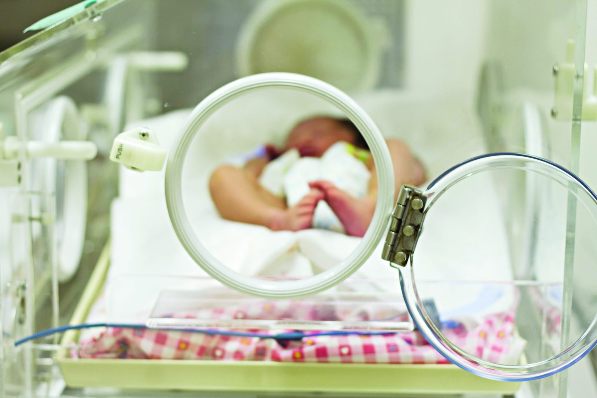 Nasceu mais uma bebé de uma mãe infetada com coronavírus em Portugal
