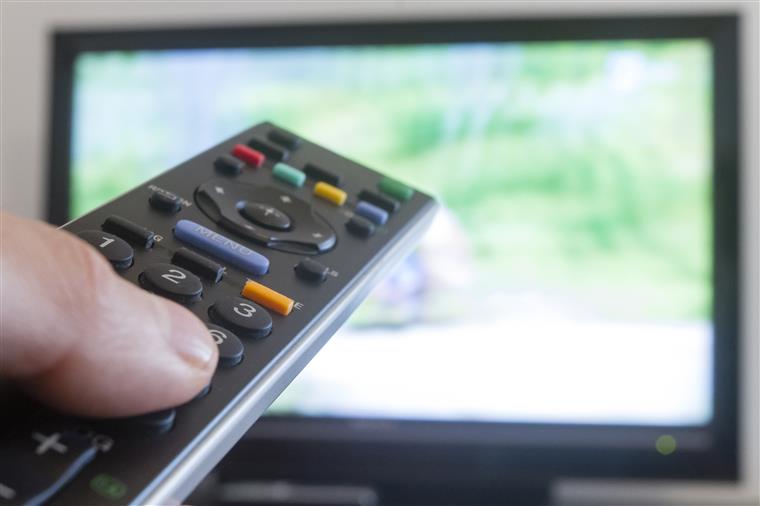 Consumo de TV aumenta 32%: a subida dos canais religiosos e a quebra abrupta dos canais desportivos