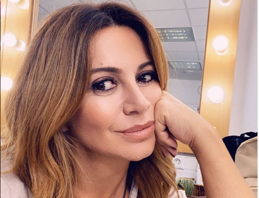 Sílvia Rizzo impressiona fãs com foto em biquíni aos 52 anos