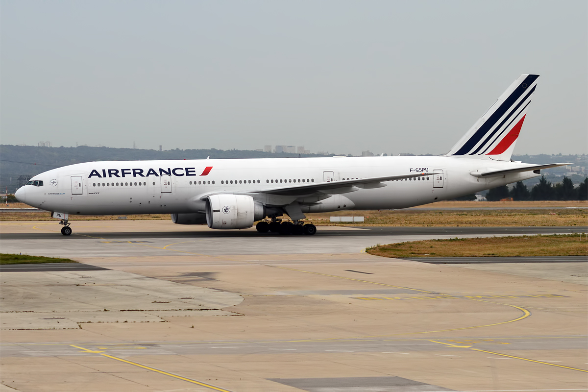 Boeing 777 da Air France aterrou de emergência no aeroporto de Lisboa