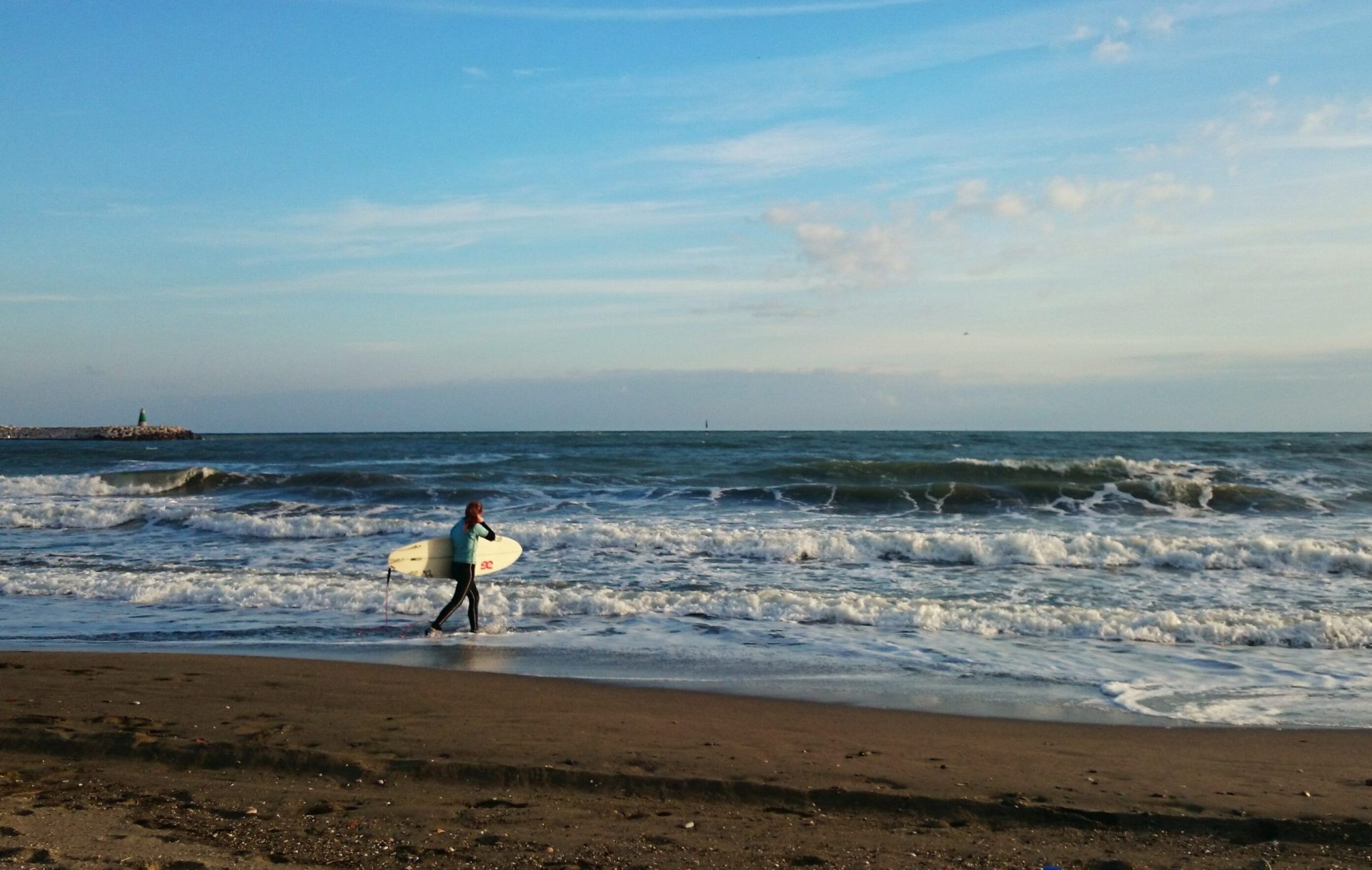 Homem e filha resgatados por surfistas em Espinho