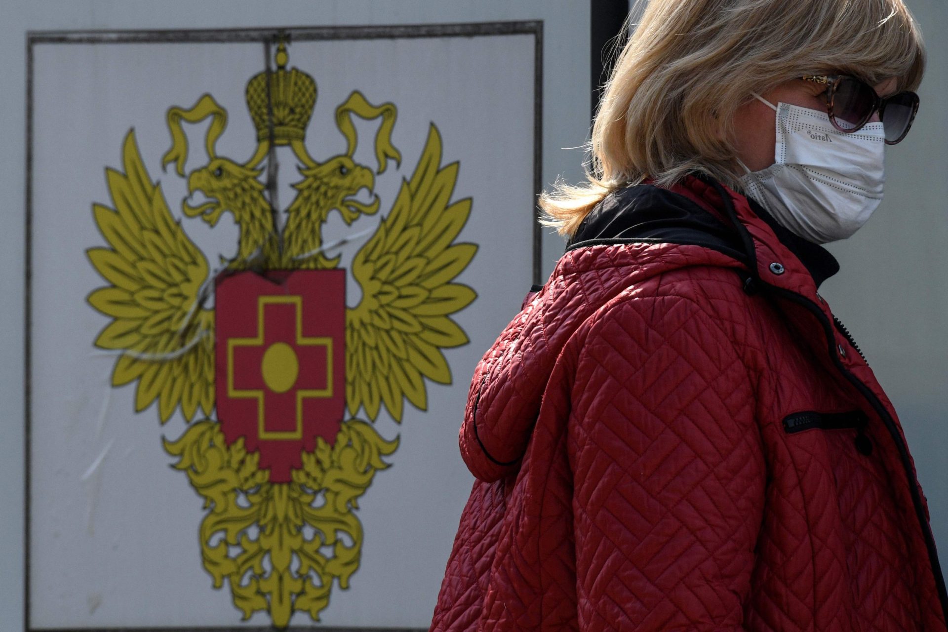 Rússia regista mais de 10 mil novos casos diários de Covid-19 pelo sexto dia consecutivo