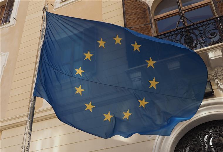 Bruxelas propõe alargar proibição de entradas na UE até 15 de junho