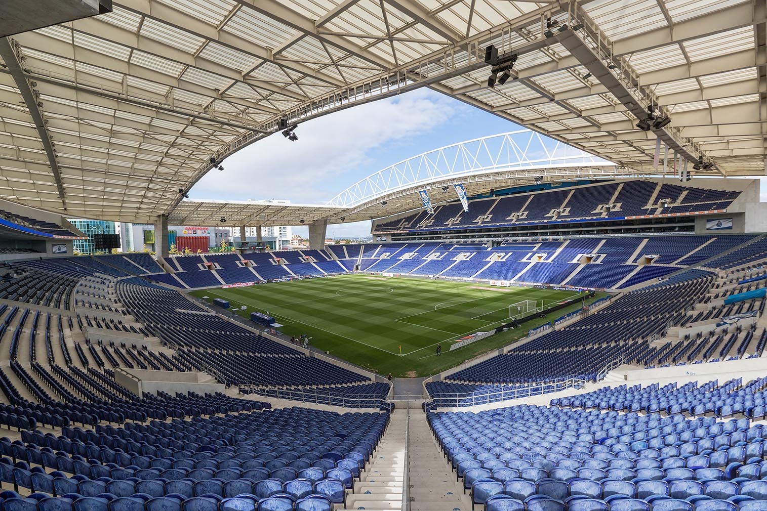 Eleições no FC Porto marcadas para 6 e 7 de junho