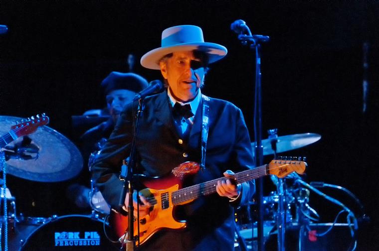 Bob Dylan diz ter ficado &#8220;doente&#8221; ao assistir à detenção de George Floyd